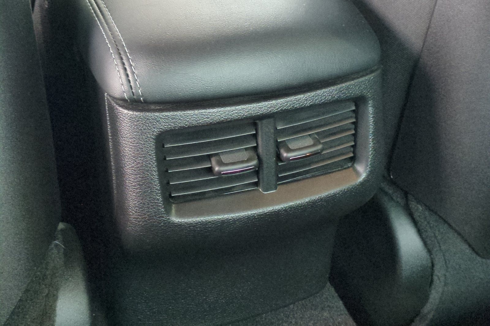 Used 2022 Dodge Challenger R/T Scat Pack RWD image 40