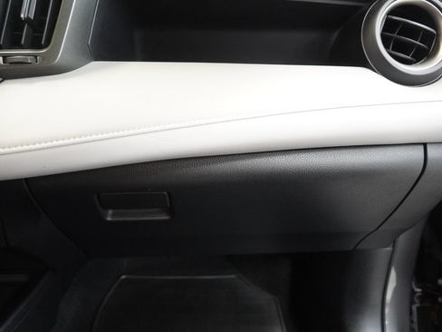 Used 2015 Toyota RAV4 XLE AWD/4WD image 35
