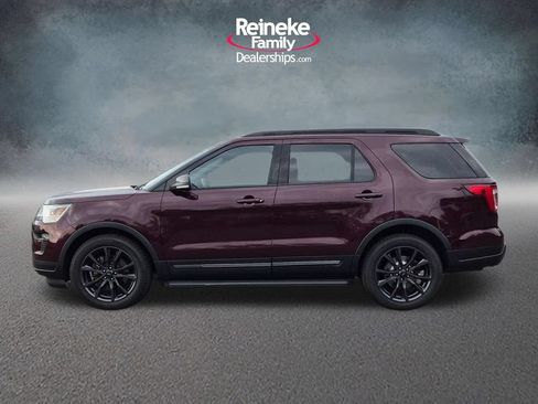 Used 2018 Ford Explorer XLT w/ Equipment Group 202A AWD/4WD image 9