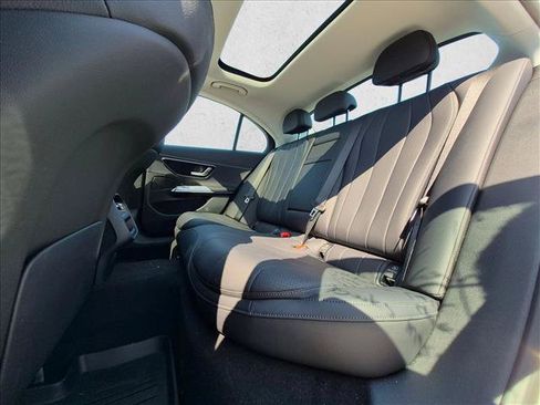 Used 2025 Mercedes-Benz E 350 Sedan image 19