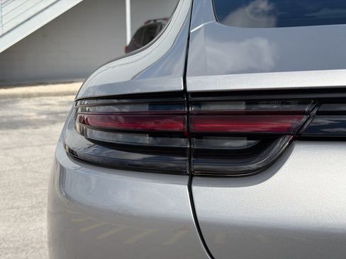Used 2019 Porsche Panamera GTS AWD/4WD image 10