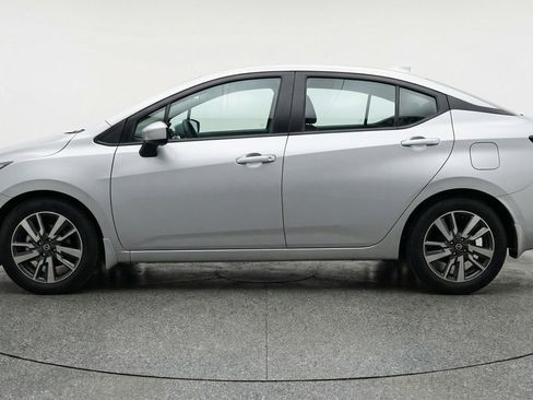 Used 2025 Nissan Versa SV FWD image 5