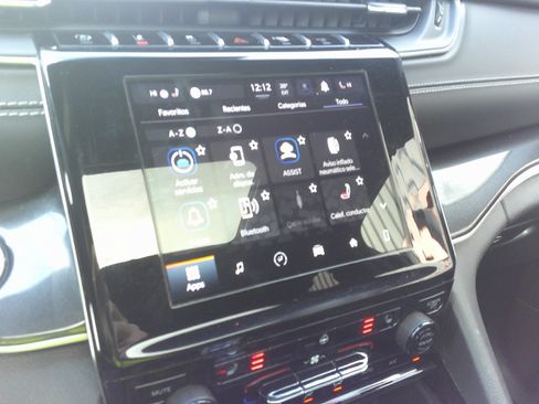 Used 2022 Jeep Grand Cherokee L Laredo image 27