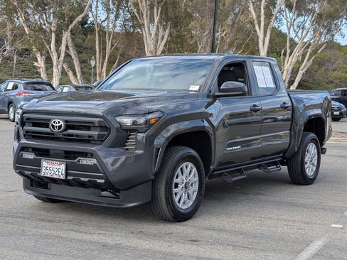 Used 2025 Toyota Tacoma SR5 RWD image 11