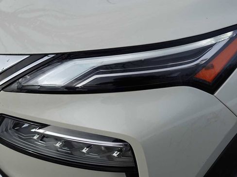 Used 2021 Nissan Rogue Platinum image 17