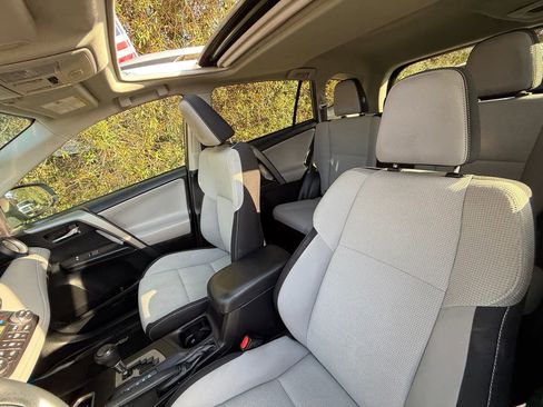 Used 2018 Toyota RAV4 XLE image 29