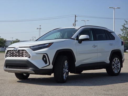 Used 2025 Toyota RAV4 Limited w/ Weather Package AWD/4WD image 13