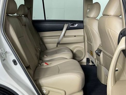 Used 2013 Toyota Highlander SE FWD image 28