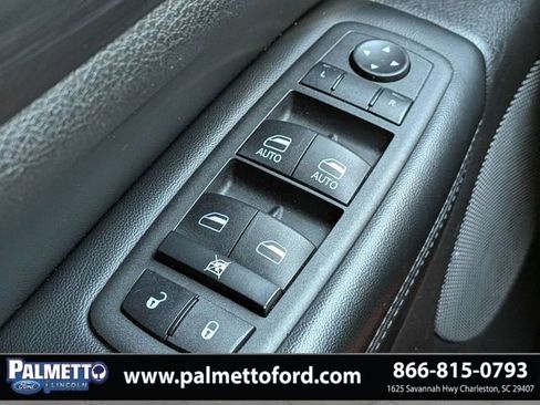 Used 2021 Jeep Grand Cherokee Laredo X AWD/4WD image 26