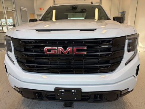 New 2026 GMC Sierra 1500 Elevation image 8