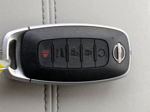 Used 2023 Nissan Pathfinder SL w/ SL Premium Package image 32