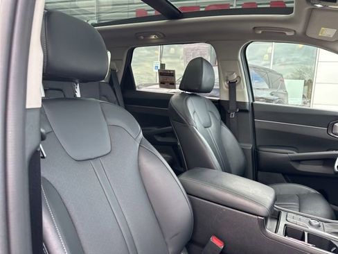 Used 2021 Kia Sorento S w/ Panoramic Sunroof Package AWD/4WD image 18