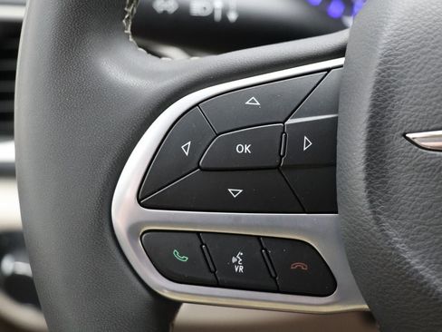 Used 2023 Chrysler Voyager LX FWD image 18