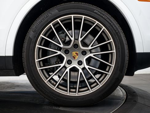 Certified 2023 Porsche Cayenne S Platinum image 11