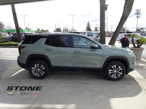 New 2026 Chevrolet Equinox LT w/ Convenience Package II image 9