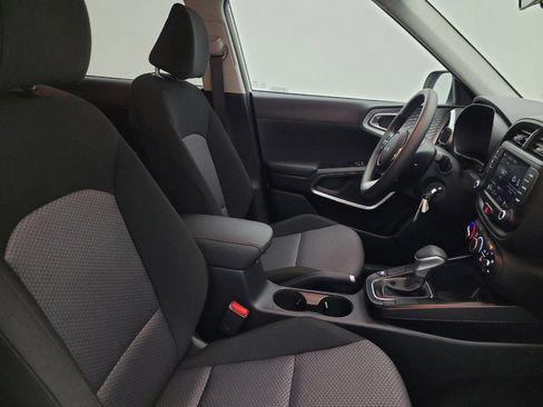 Used 2025 Kia Soul LX image 21
