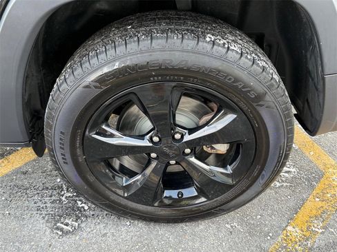 Used 2021 Jeep Cherokee Altitude image 7