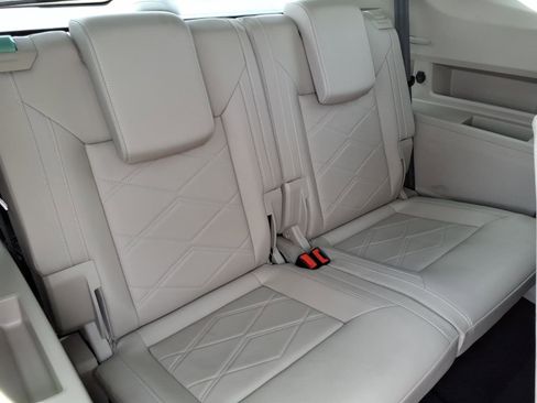 Certified 2024 Volkswagen Atlas SE w/ Panoramic Sunroof Package image 15