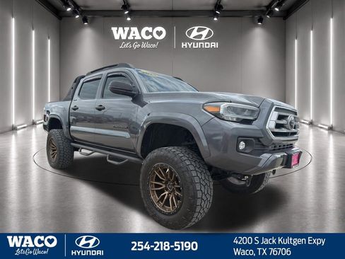 Used 2021 Toyota Tacoma Limited AWD/4WD image 1