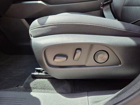 New 2026 Chevrolet Equinox LT w/ Convenience Package II image 23