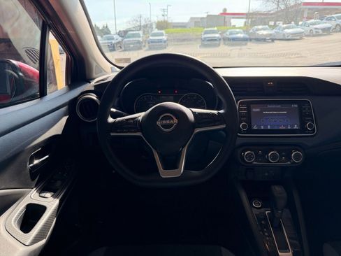 Used 2025 Nissan Versa SV image 29