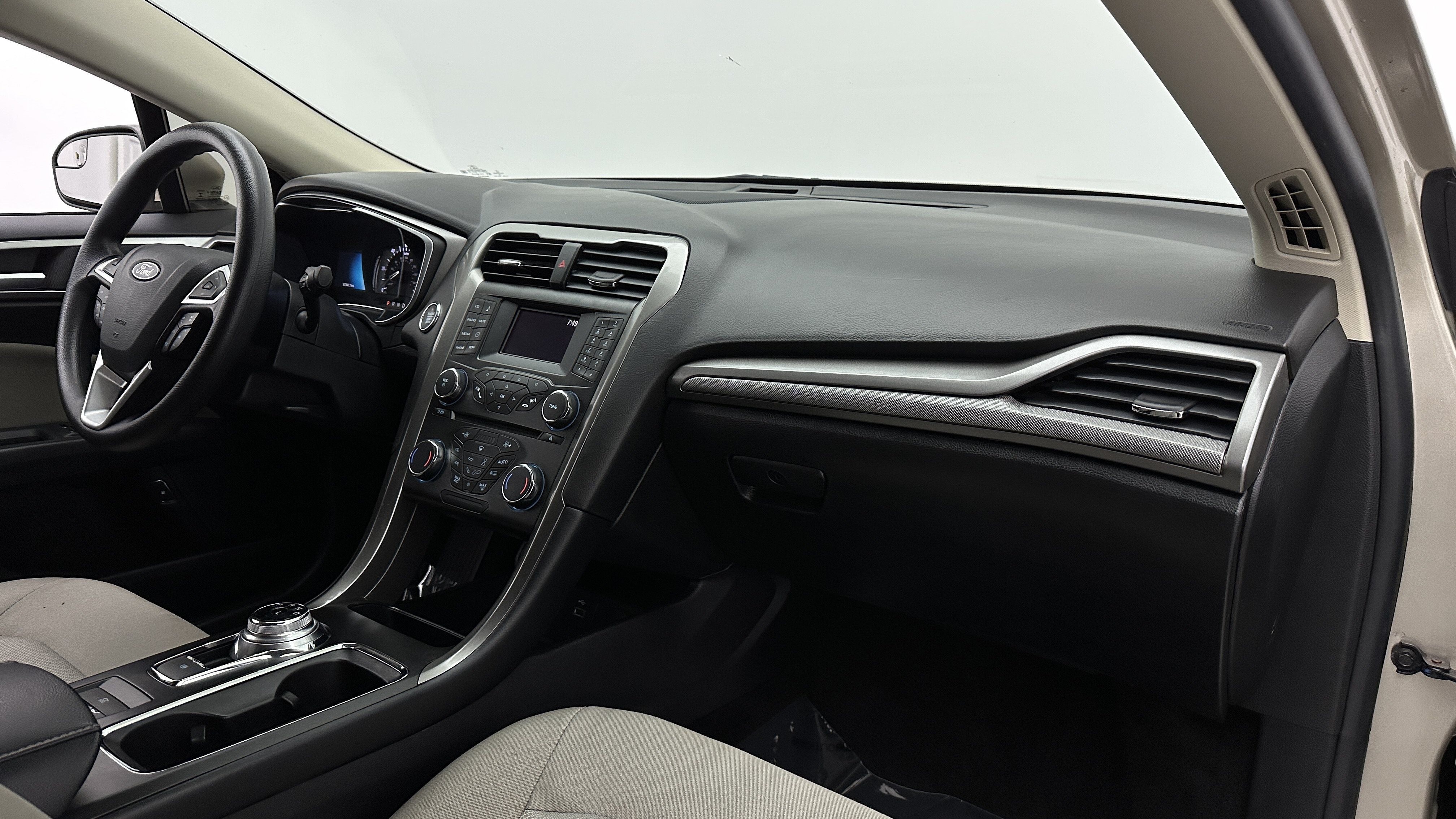 Used 2018 Ford Fusion S FWD image 32