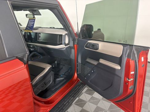 Certified 2022 Ford Bronco Wildtrak AWD/4WD image 34
