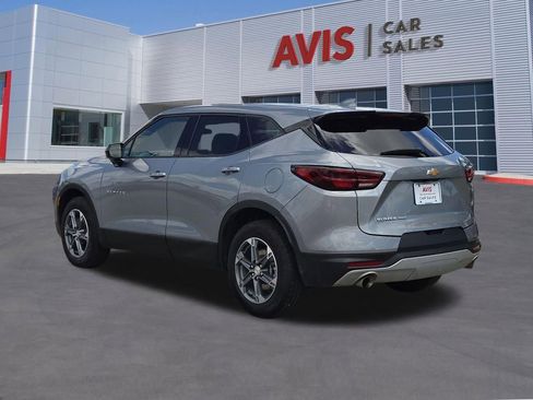 Used 2025 Chevrolet Blazer LT AWD/4WD image 9