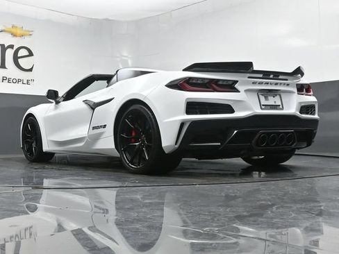 Used 2027 Chevrolet Corvette Grand Sport w/ Stealth Interior Trim Package RWD image 5