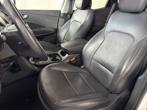Used 2018 Hyundai Santa Fe Sport image 11
