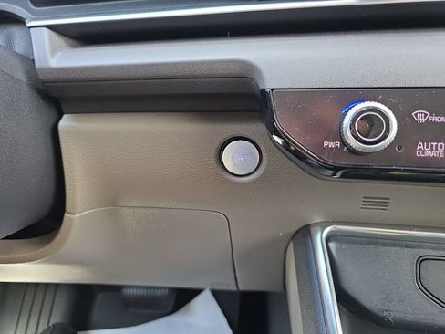 Used 2025 Kia Carnival SX FWD image 23