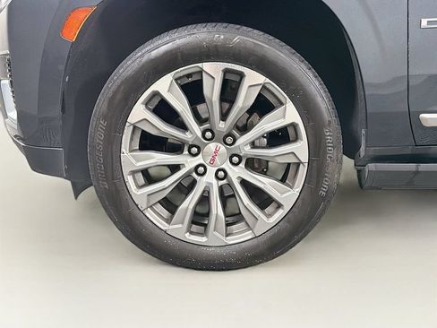 Used 2021 GMC Yukon XL Denali w/ Denali Premium Package AWD/4WD image 35