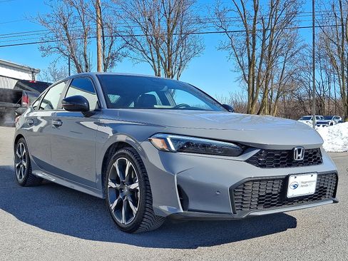 Used 2025 Honda Civic Sport Touring image 3