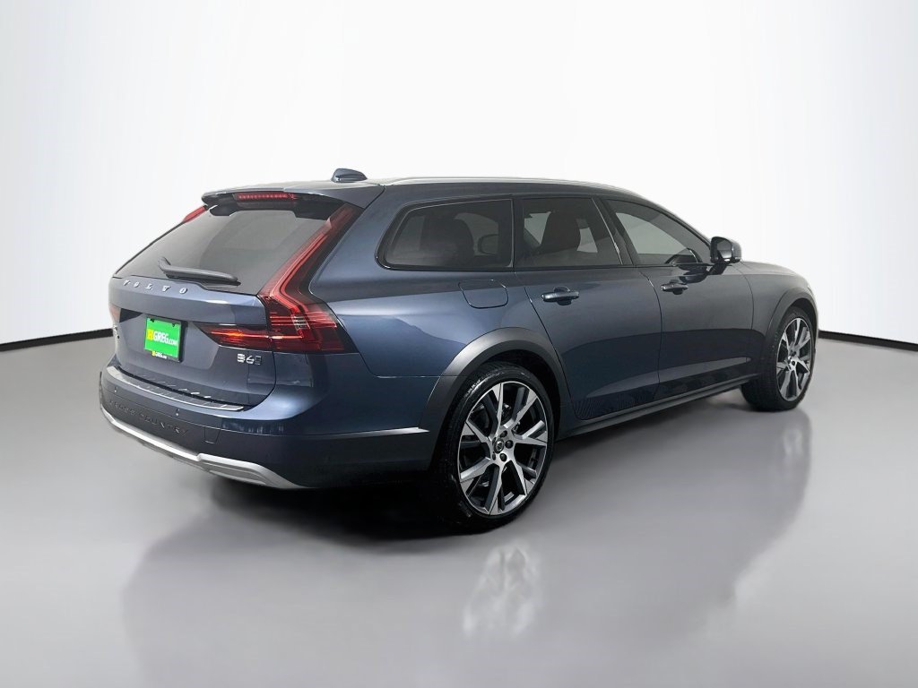 Used 2025 Volvo V90 B6 Cross Country Ultra w/ Protection Package Premier AWD/4WD image 10