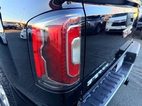 Used 2016 GMC Sierra 1500 SLT w/ Suspension Package, Off-Road image 11