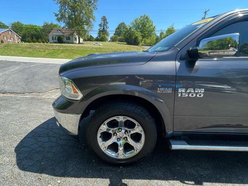 Used 2016 RAM 1500 Laramie w/ Convenience Group AWD/4WD image 2