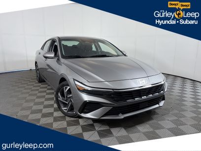 Used 2024 Hyundai Elantra SEL w/ Convenience Package
