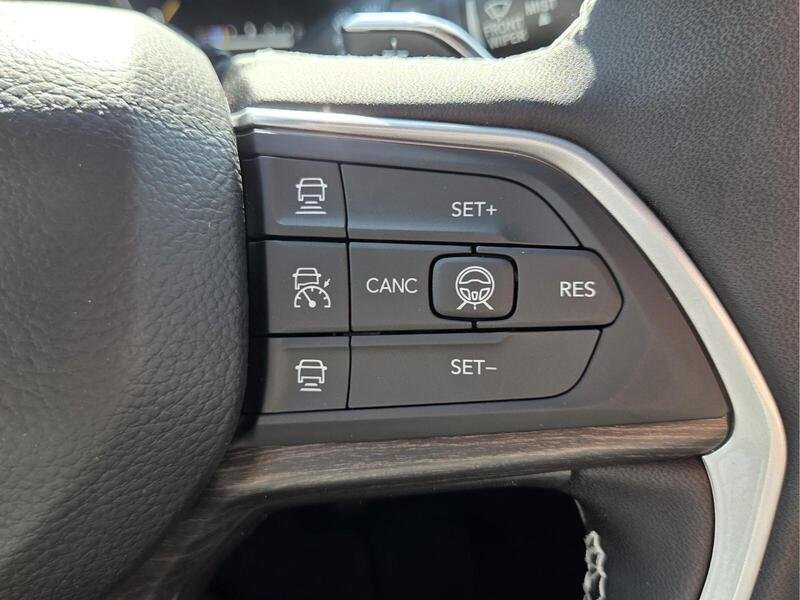 New 2027 Jeep Grand Cherokee Limited AWD/4WD image 32
