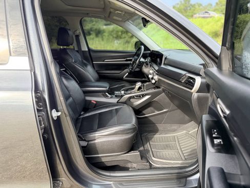 Used 2023 Kia Telluride S w/ S Sunroof Package FWD image 17