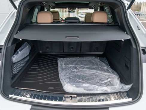 Certified 2026 Porsche Cayenne AWD/4WD image 27