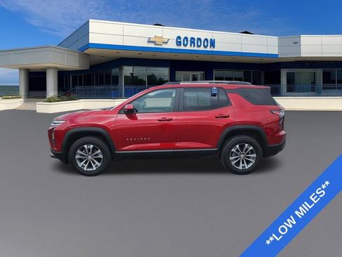 Used 2025 Chevrolet Equinox LT w/ Convenience Package II FWD image 2