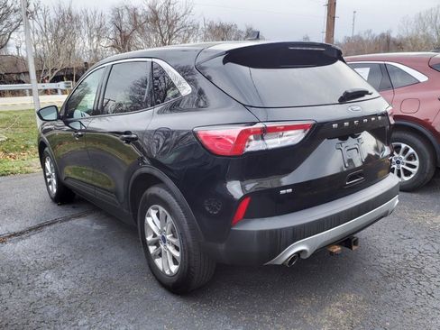 Used 2022 Ford Escape SE w/ Cold Weather Package image 3