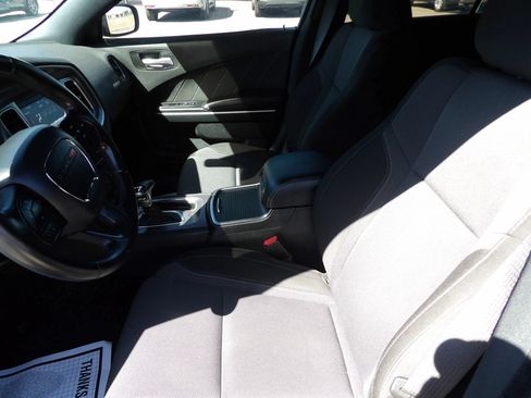 Used 2020 Dodge Charger SXT RWD image 10