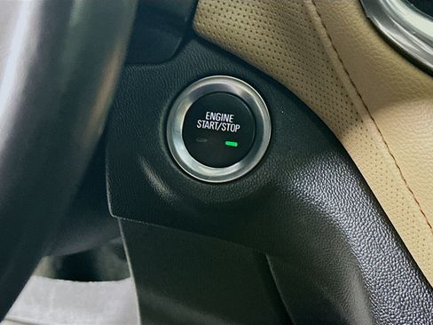 Used 2022 Chevrolet Equinox Premier AWD/4WD image 20