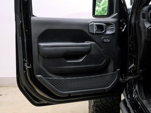 Used 2024 Jeep Wrangler Unlimited Rubicon w/ Technology Group AWD/4WD image 85