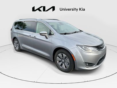 Used 2018 Chrysler Pacifica Limited w/ Advanced Safetytec Group