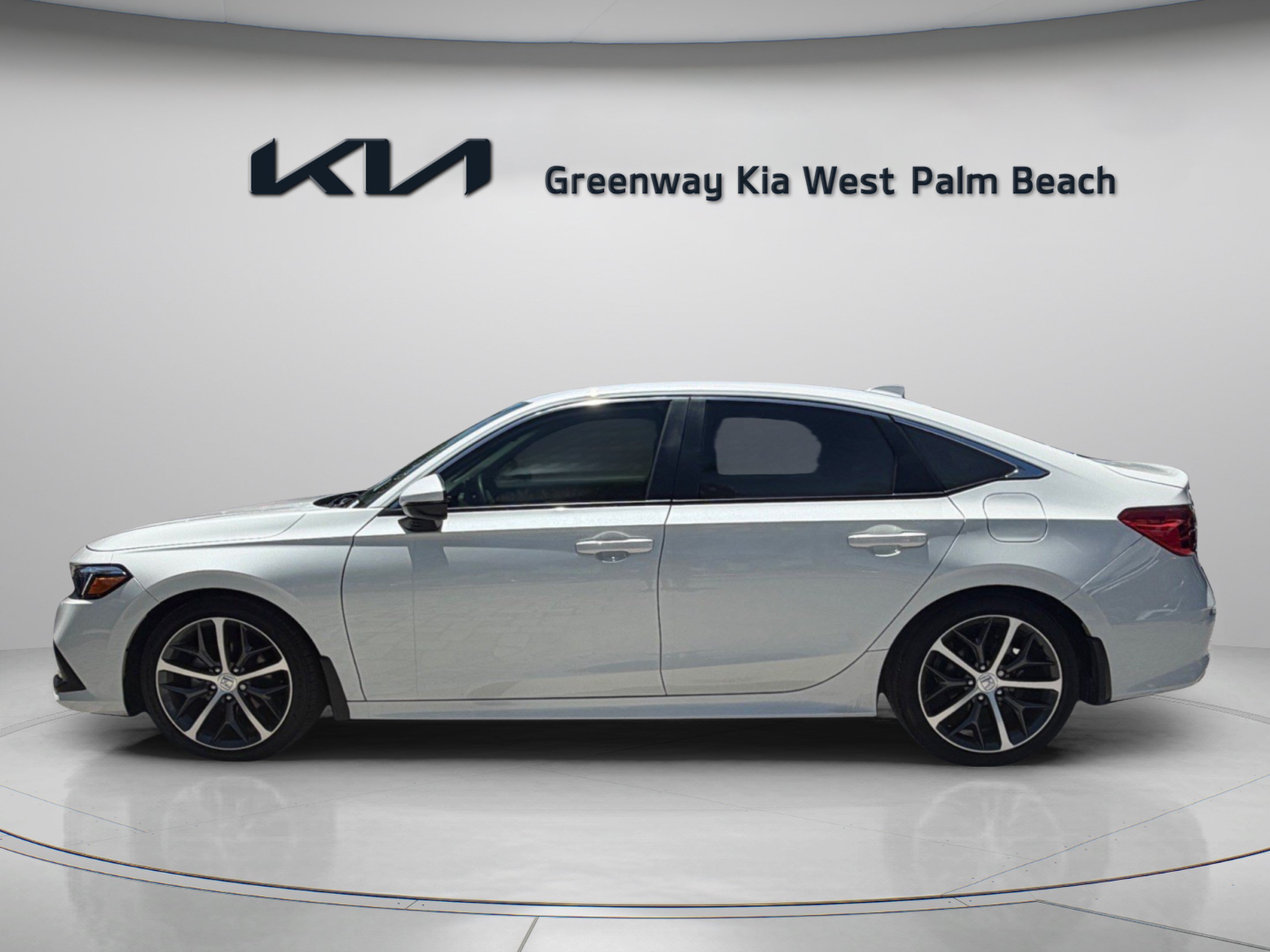 Used 2023 Honda Civic Touring image 4