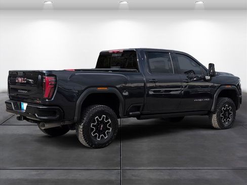 Used 2024 GMC Sierra 2500 AT4X image 7