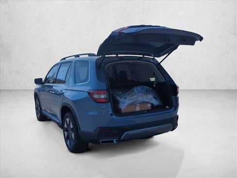 New 2026 Honda Pilot Touring image 9