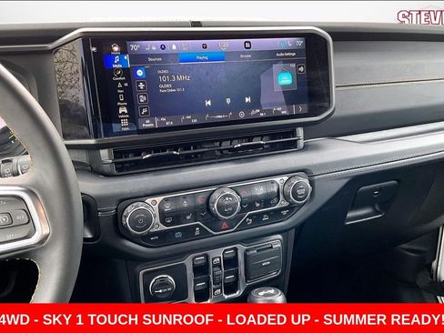 Used 2024 Jeep Wrangler Unlimited Sahara w/ Technology Group image 9